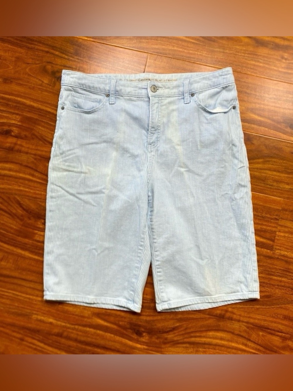 Chico's Women's Light Blue Railroad Stripe Girlfriend Slim Jean Shorts Size 10